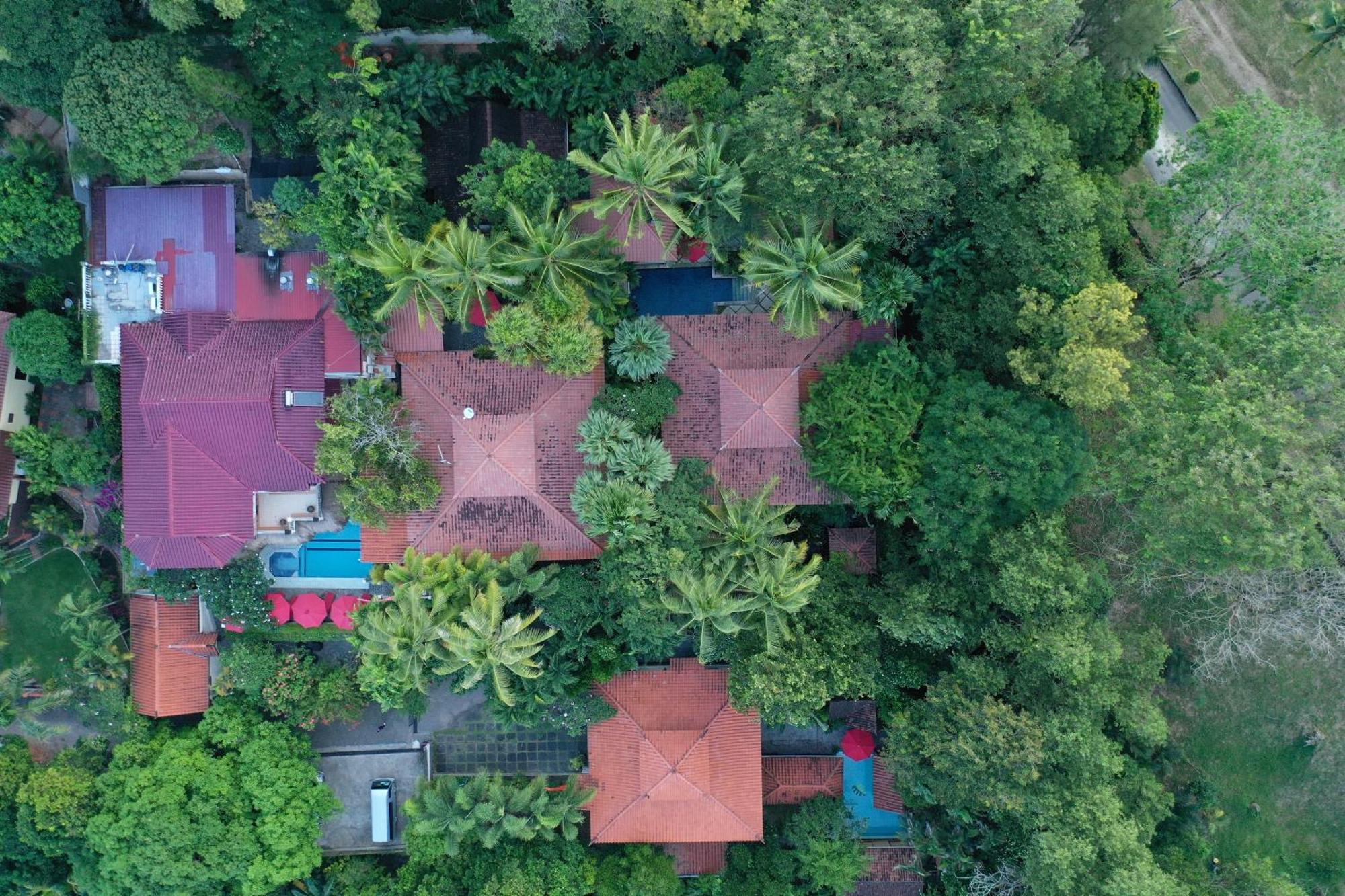 Tempat Senang Spa Resort & Restaurant Sekupang Kültér fotó